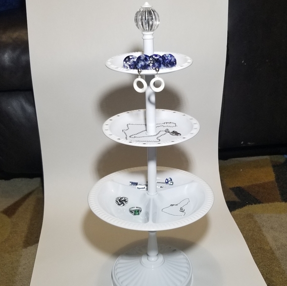 White metal Jewelry displays organizer